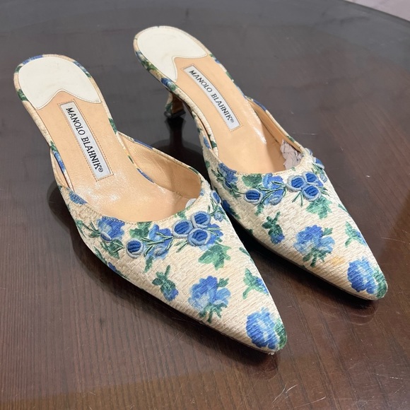 Manolo Blahnik Shoes - Manolo Blahnik Maysalebi blue and white floral mules. 38.5